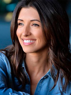 Индия де Бофорт в роли Оливии Мур